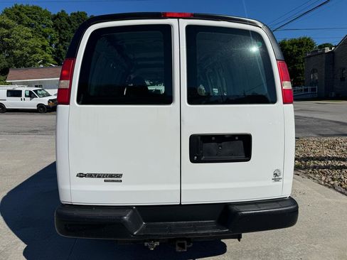 Used 2013 Chevrolet Express 2500 RWD image 4