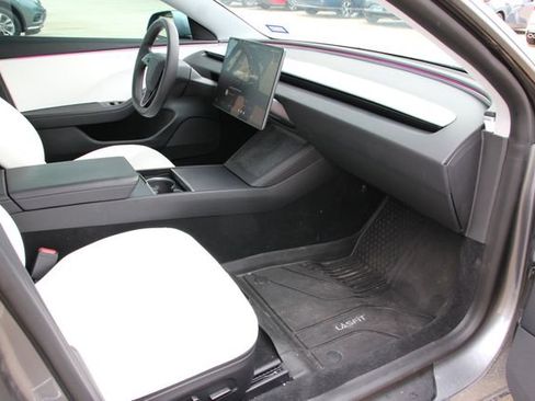 Used 2024 Tesla Model 3 Standard Range image 26