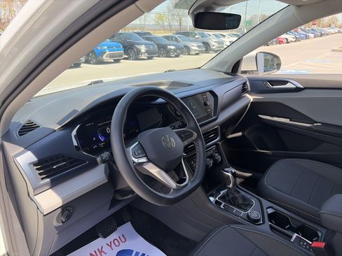 Used 2024 Volkswagen Taos SE image 20