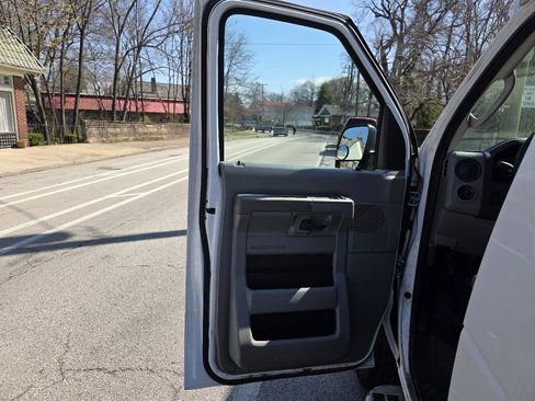 Used 2013 Ford E-250 and Econoline 250 w/ PWR Group image 19
