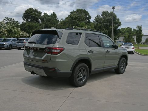 New 2026 Honda Pilot TrailSport image 2