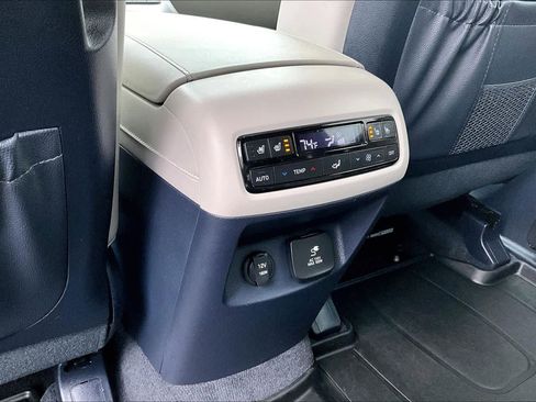 Used 2024 Hyundai Palisade Calligraphy image 34