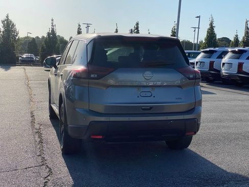 Used 2025 Nissan Rogue SV AWD/4WD image 5