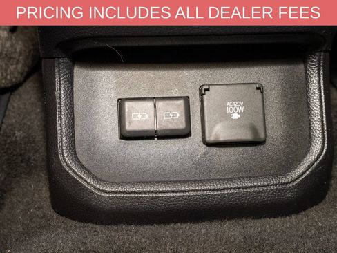 Used 2023 Toyota Highlander Limited FWD image 8
