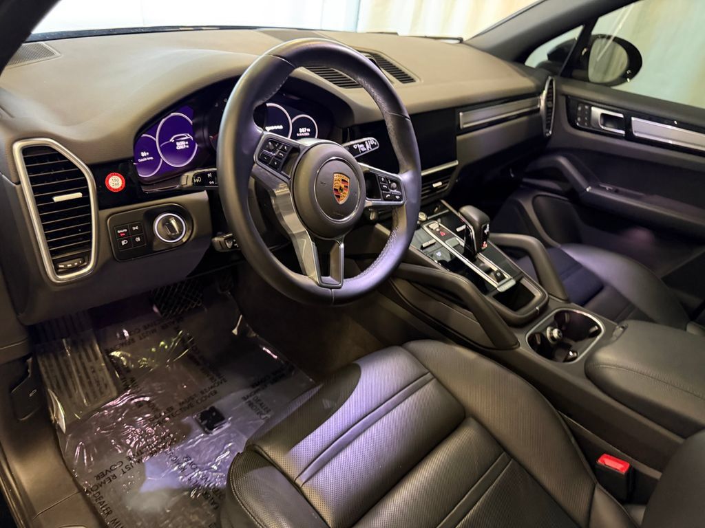 Certified 2023 Porsche Cayenne Platinum Edition AWD/4WD image 4