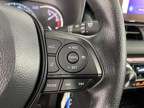 Used 2025 Toyota RAV4 LE AWD/4WD image 18