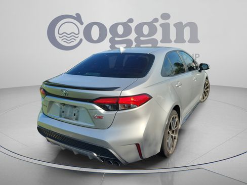 Used 2020 Toyota Corolla XSE FWD image 4