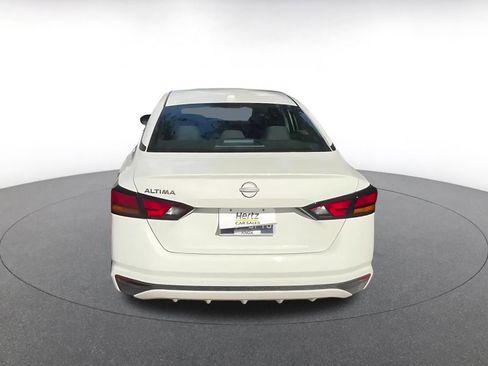 Used 2025 Nissan Altima 2.5 SV FWD image 12
