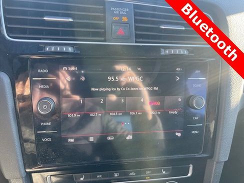 Used 2019 Volkswagen GTI SE image 9