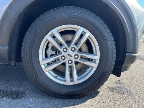 Used 2023 Ford Explorer XLT w/ Equipment Group 202A image 11