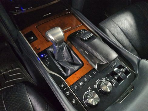 Used 2018 Lexus LX 570 4WD image 18