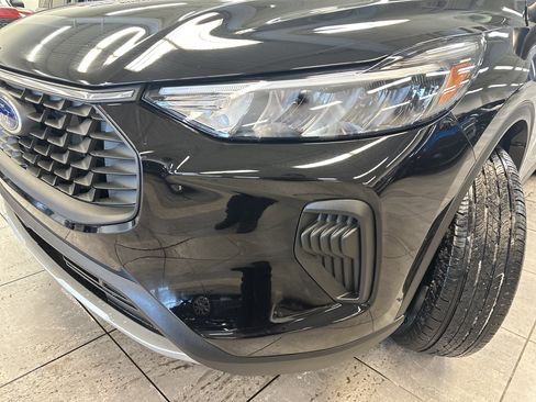 Used 2023 Ford Escape Active image 17