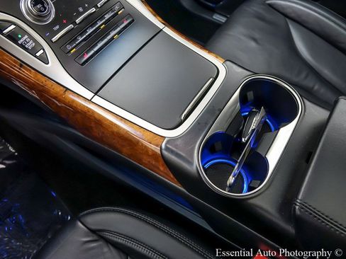 Used 2019 Lincoln Nautilus Select image 23