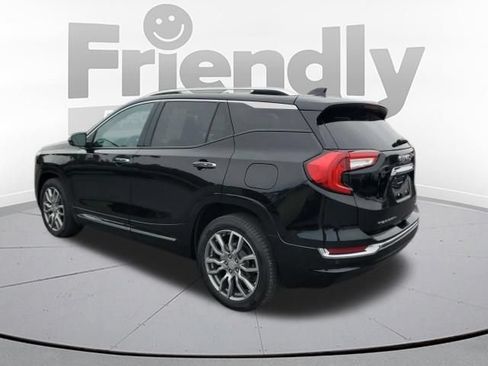 Used 2022 GMC Terrain Denali w/ Denali Premium Package AWD/4WD image 3