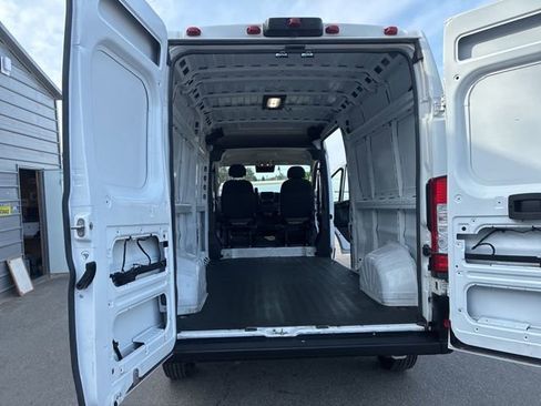 Used 2024 RAM ProMaster 2500 w/ Convenience Group FWD image 15