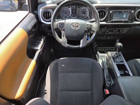 Used 2019 Toyota Tacoma SR5 RWD image 20