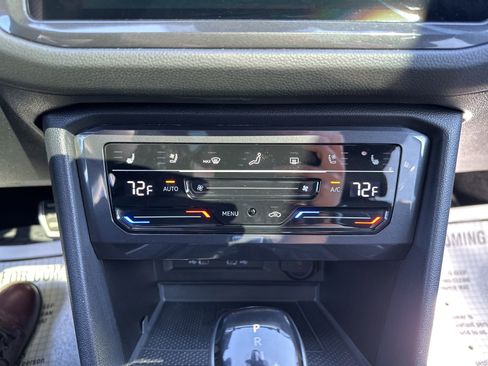 Certified 2022 Volkswagen Tiguan SEL R-Line image 65