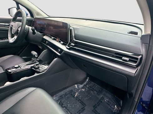 Certified 2025 Kia Sportage SX image 30