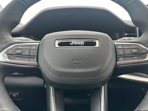 Used 2025 Jeep Compass Limited AWD/4WD image 23