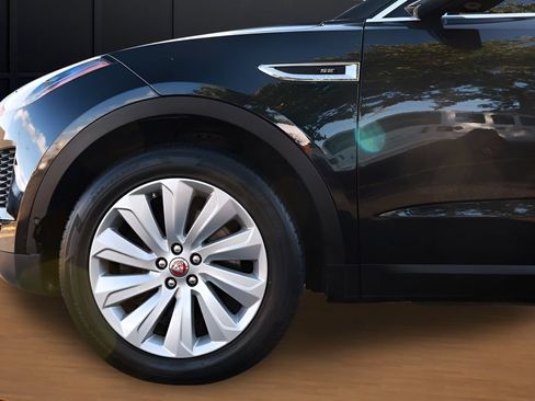 Used 2019 Jaguar E-PACE SE AWD/4WD image 6