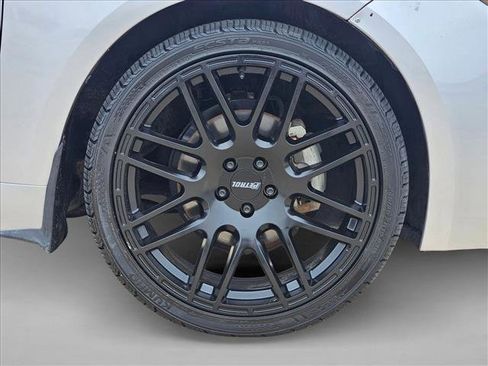 Used 2019 Toyota Corolla XSE image 23