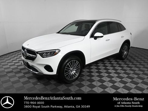 Used 2023 Mercedes-Benz GLC 300 4MATIC image 1