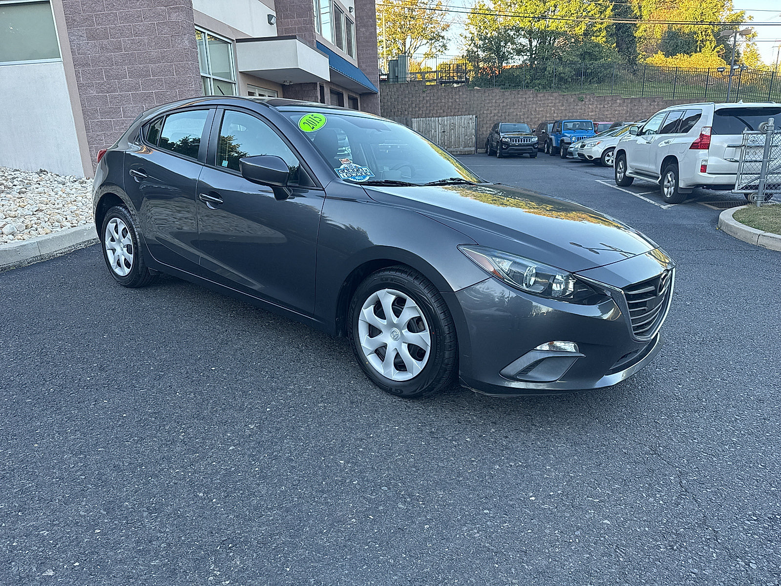 Used 2015 MAZDA MAZDA3 i Sport FWD image 2