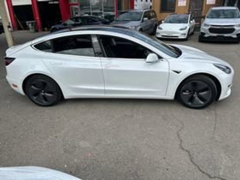 Used 2020 Tesla Model 3 Standard Range Plus image 8