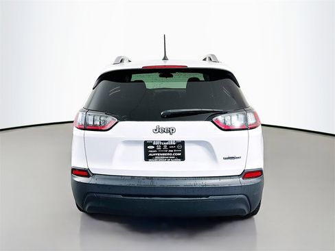 Used 2019 Jeep Cherokee Latitude w/ Cold Weather Group image 6