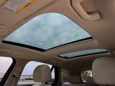 Used 2022 Mercedes-Benz GLC 300 image 11