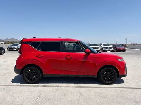 Used 2020 Kia Soul S FWD image 3