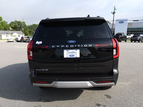 New 2026 Ford Expedition Platinum w/ Driver's Package AWD/4WD image 6