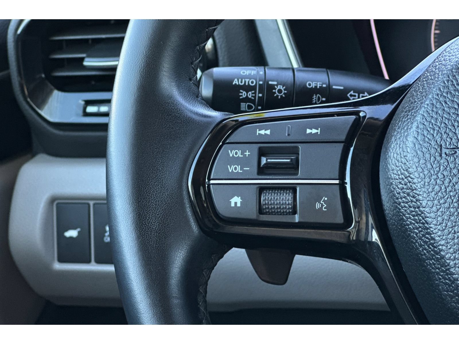 Used 2024 Honda Pilot EX-L image 38