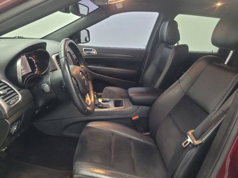 Used 2018 Jeep Grand Cherokee Laredo RWD image 17