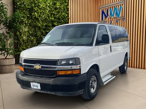 Used 2016 Chevrolet Express 2500 LT w/ LT Preferred Equipment Group image 3