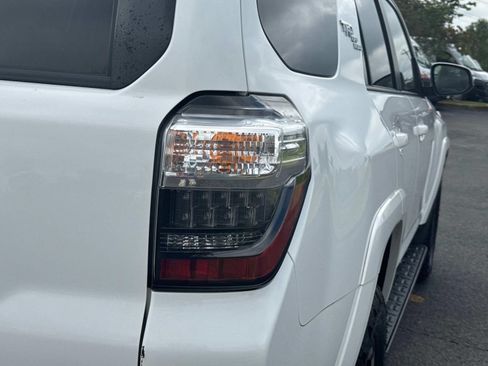 Used 2022 Toyota 4Runner TRD Off-Road AWD/4WD image 6