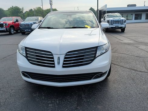 Used 2018 Lincoln MKT AWD w/ Technology Package image 3