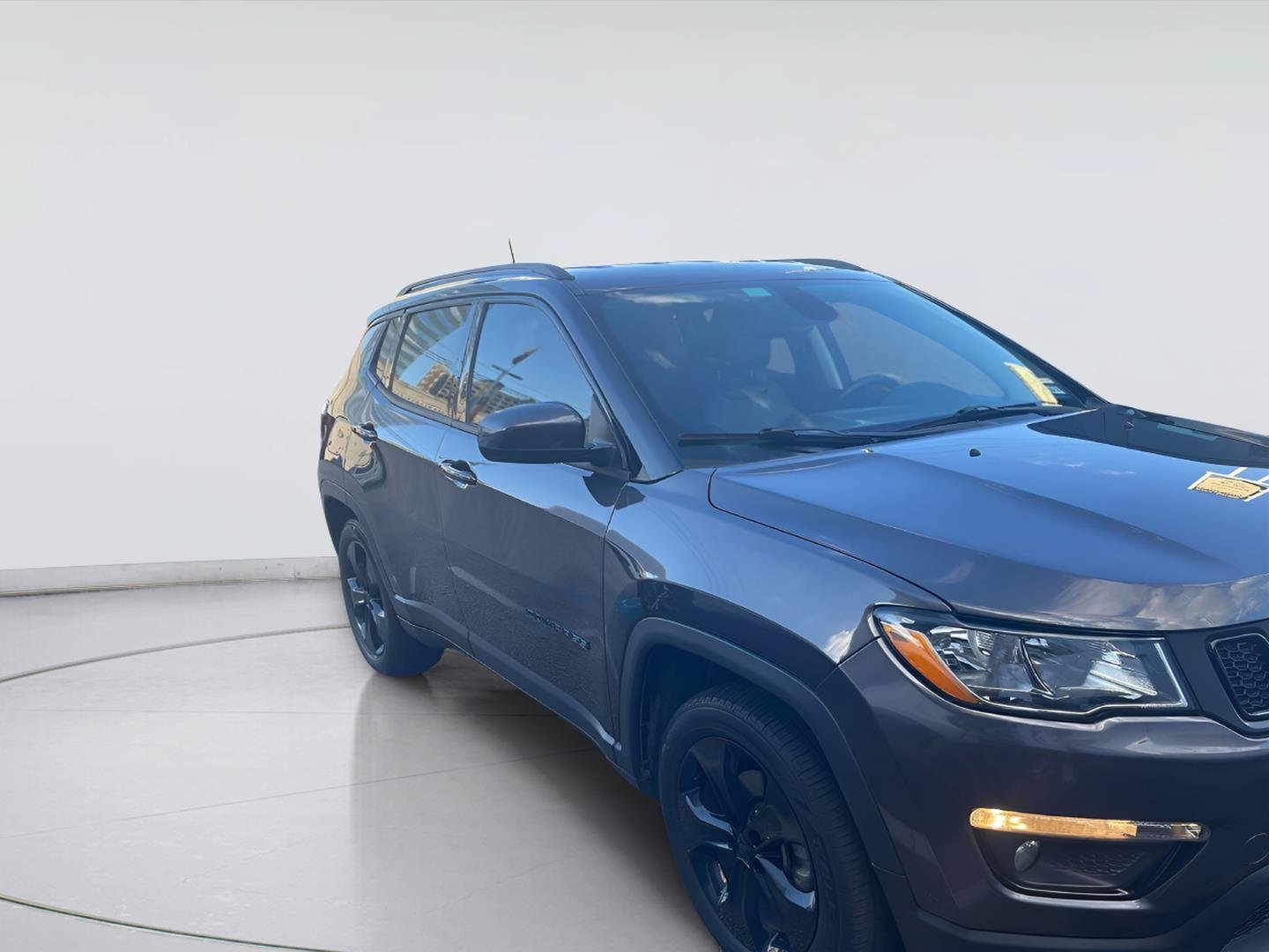 Used 2020 Jeep Compass Latitude FWD image 2