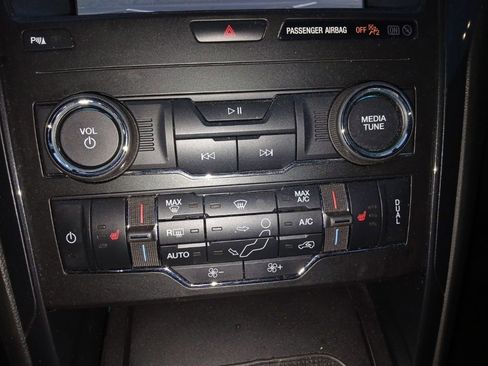 Used 2019 Ford Explorer XLT w/ XLT Sport Appearance Package image 25