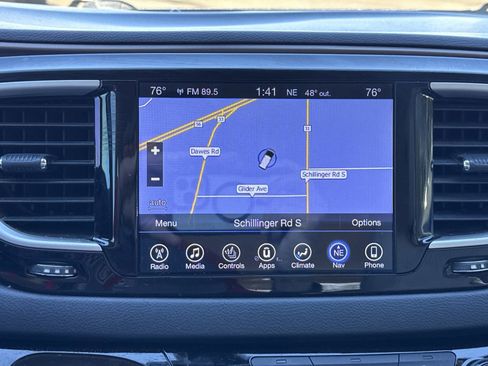 Used 2017 Chrysler Pacifica Touring-L image 23