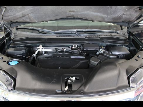 Used 2016 Honda Pilot Elite image 33