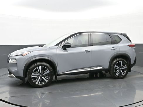 Used 2023 Nissan Rogue Platinum image 6