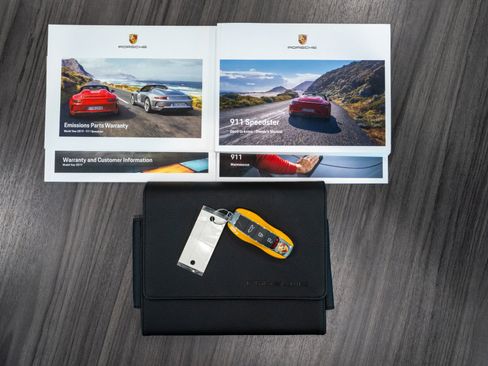 Used 2019 Porsche 911 Speedster RWD image 20