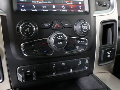 Used 2019 RAM 1500 Big Horn AWD/4WD image 38