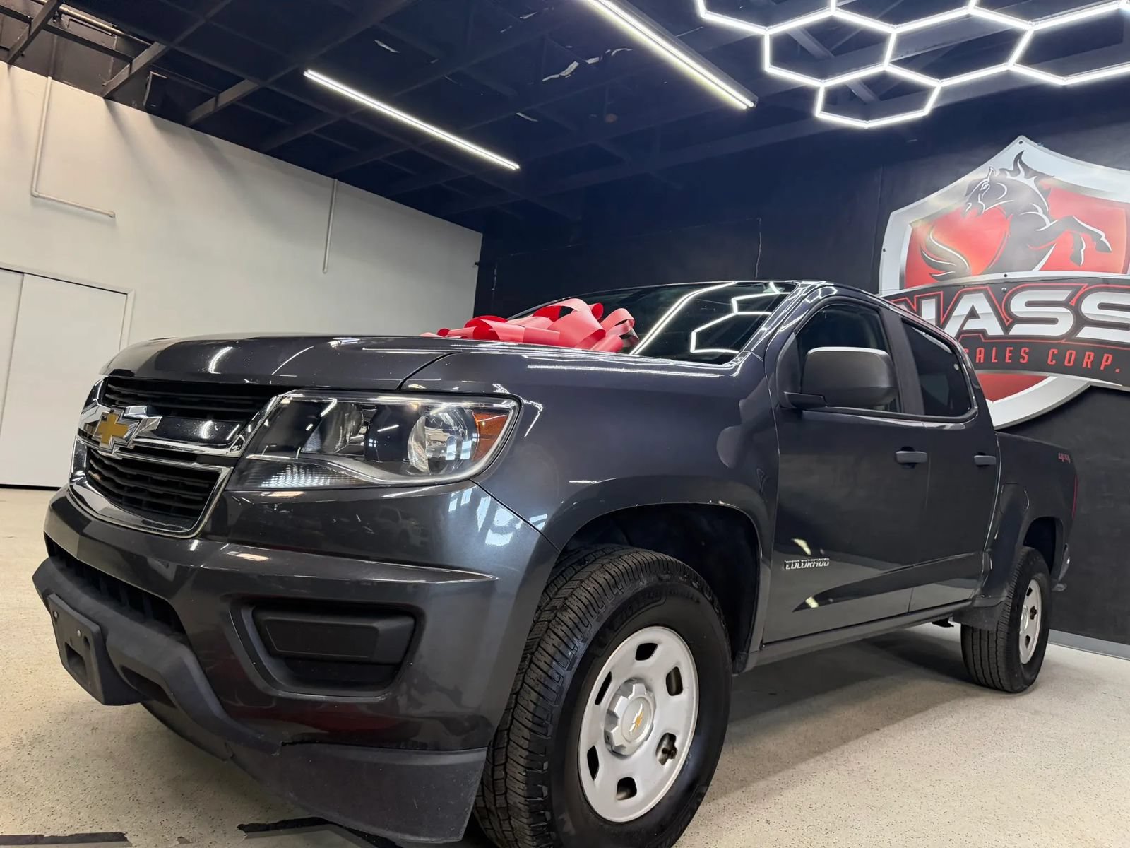 Used 2017 Chevrolet Colorado W/T w/ WT Convenience Package AWD/4WD image 2
