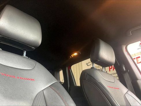 Used 2025 Jeep Compass Trailhawk AWD/4WD image 14