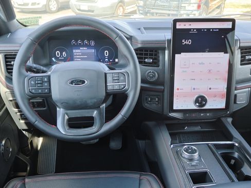 Certified 2024 Ford Expedition Limited image 25