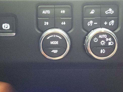 Used 2024 GMC Sierra 1500 Denali Ultimate AWD/4WD image 32