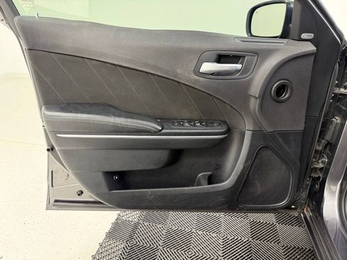 Used 2017 Dodge Charger R/T RWD image 13