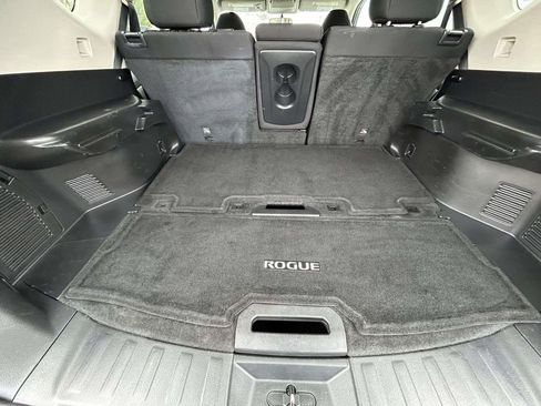 Used 2017 Nissan Rogue SV w/ Midnight Edition FWD image 15